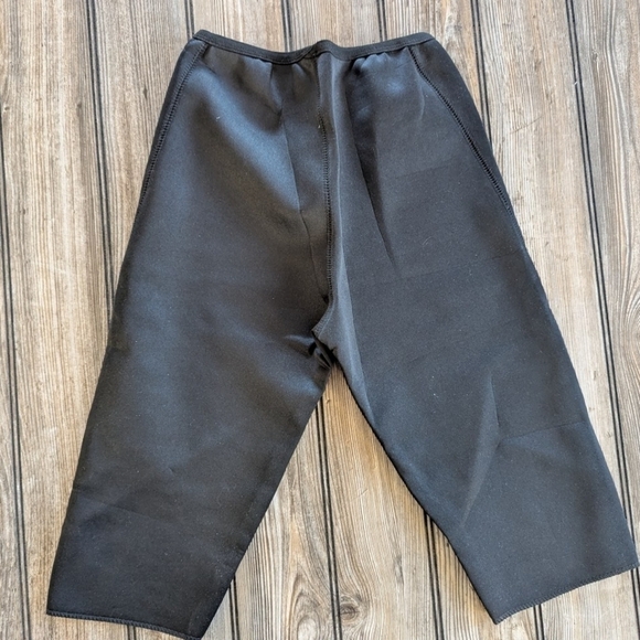 Compression shorts NO TAGS neoprene in black see measurements below - Picture 2 of 4